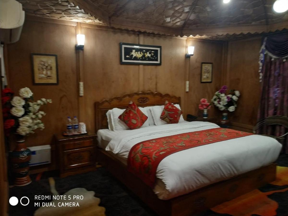 Hotel The Mughal Sheraton Houseboat Durgjan Exterior foto
