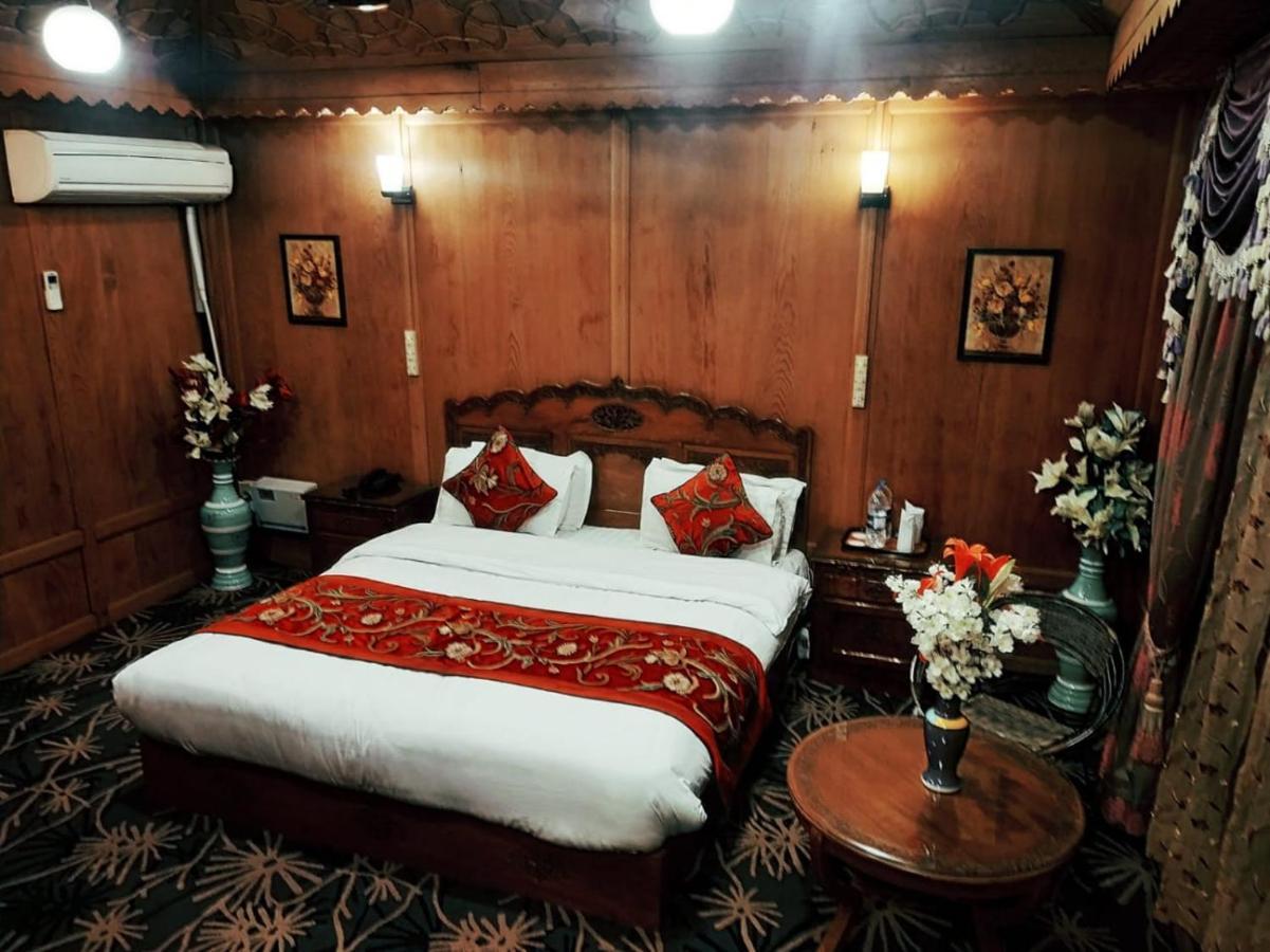 Hotel The Mughal Sheraton Houseboat Durgjan Exterior foto